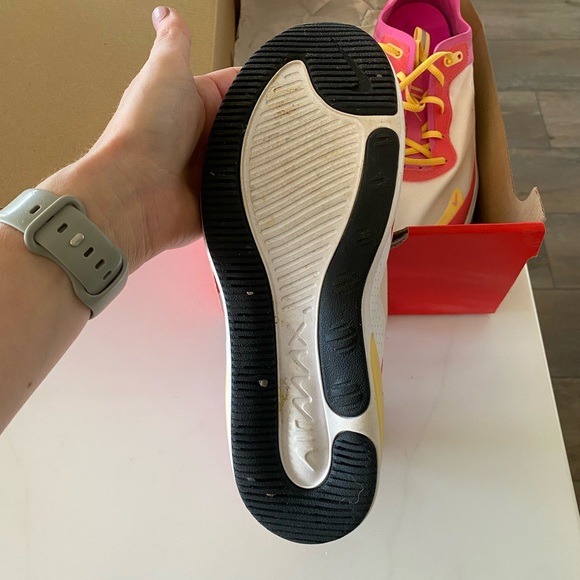 Nike Air Max Dia SE women’s Laser sneakers - Picture 3 of 6